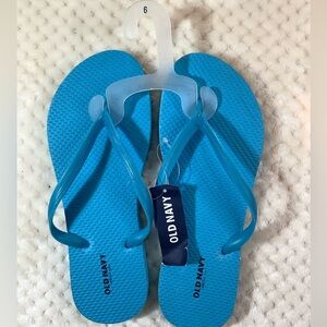 NWT Old Navy Blue Flip Flops Classic Summer Footwear Size 6